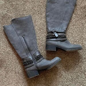 Maurices Women's Grey Boots